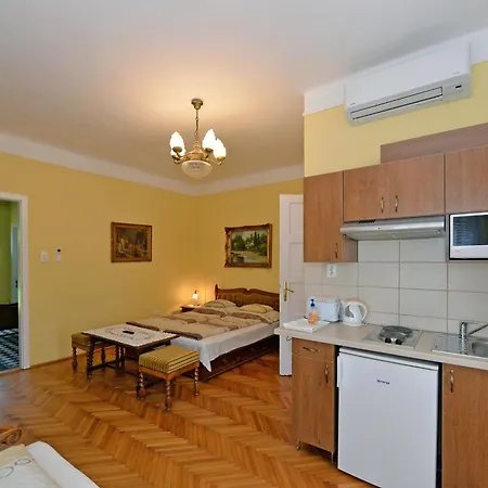 Apartament Zsofia *